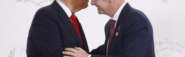 Infantino brutalno napadnut pred Mundijal, pa branio Trampa: "Da li vas je sramota?"