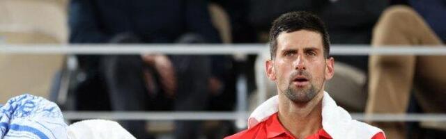 SMETA VAM ŠTO SE NOVAK PREVIŠE TRUDI! Teniska legenda nije milosti prema Đokovićevim hejterima!