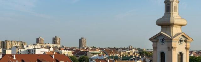 NEVEROVATNA SCENA USRED NOVOG SADA IZNENADILA PROLAZNIKE! Izdato upozorenje na napad, građani u šoku (FOTO)