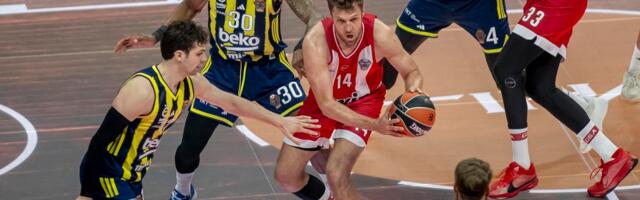 OLIMPIJAKOS – FENERBAHČE Vezenkov pokazao zašto je MVP, crveno-beli pred finalom u Atini! /VIDEO/