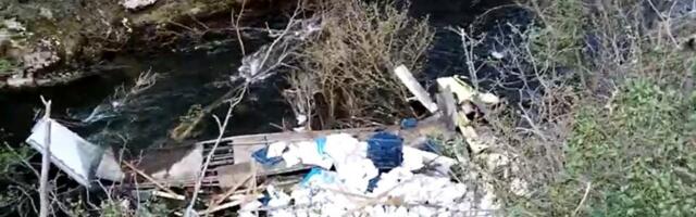 Težak udes na putu Niš-Pirot, šleper završio u provaliji