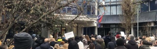 Roditelji i nastavnici pozivaju večeras na protestni skup ispred OŠ „Prva vojvođanska brigada“ u Novom Sadu