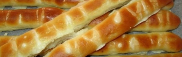 OMILJENO PECIVO MNOGIH MALIŠANA! Napravite domaće SLANE ŠTAPIĆE!