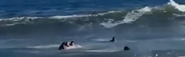 Drama u moru i umalo tragedija: Legendu fudbala i njegovu porodicu spasioci izvukli iz ogromnih talasa