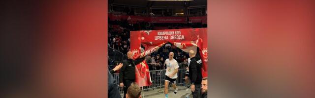 Navijači Zvezde napravili "toplu" dobrodošlicu za košarkaše Partizana