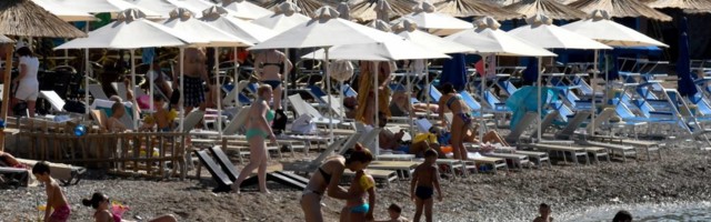 U Crnoj Gori od petka važe nova pravila zbog korone, moraće da ih se pridržavaju i srpski turisti ako žele da uđu u restrane i kafiće