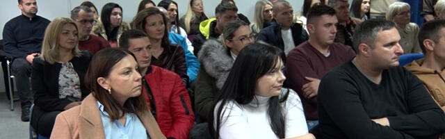 Ugovori za 82 radnika u Zdravstvenom centru Užice (VIDEO)