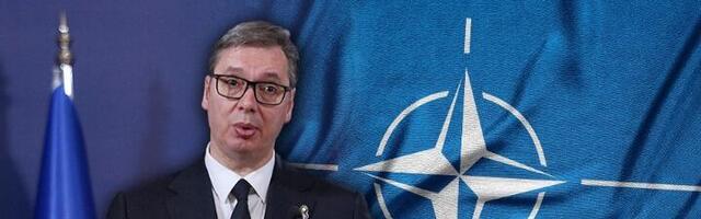 NATO "tapše" Vučića po ramenu