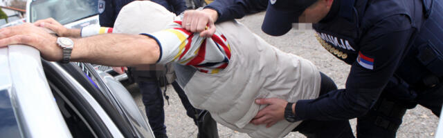 POLICIJA RAZBILA MREŽU KRIJUMČARA MIGRANATA U VIŠE GRADOVA Uhapšeno šest osoba