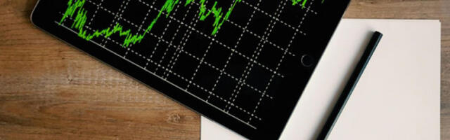 Раст сирове нафте и злата док се приближава одлука америчких Федералних резерви о каматама