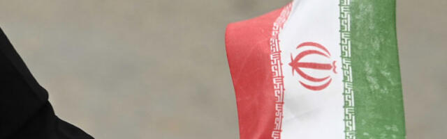 Пад валуте изазвао протесте у Техерану, упозорење на политичку дестабилизацију