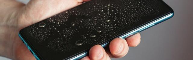 Telefon vam je upao u vodu? Ni slučajno ga ne stavljajte u pirinač - ovako ga spasite