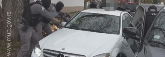 A ko je poslao biciklistu?