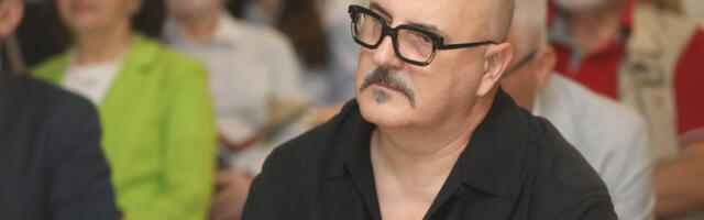 Kokan Mladenović studentima: Igrate s velemajstorima prljavih igara, ružno je ako je Memorandum o Kosovu trgovina s desnicom