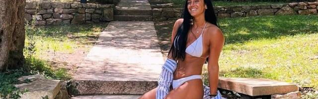Sara Garović se opet skinula, a svi gledaju u natpis koji opisuje njenu zadnjicu! /FOTO/