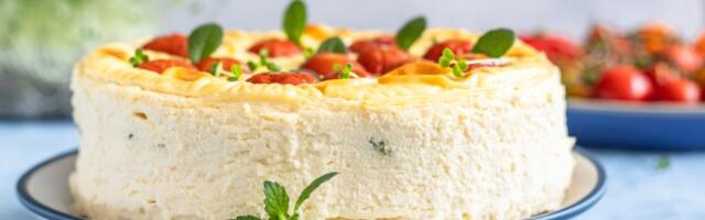 Slana torta sa tost hlebom i ajvarom! Domaćice će biti oduševljene