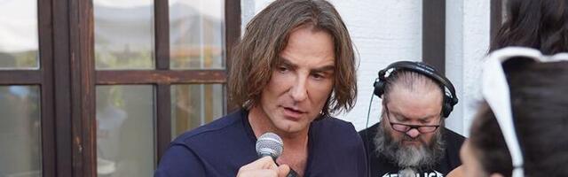 Željko Mitrović napravio uz AI potpredsednicu Pinka: Nazvao je MILUNKA SAVIĆ i "starletizovao" (VIDEO)