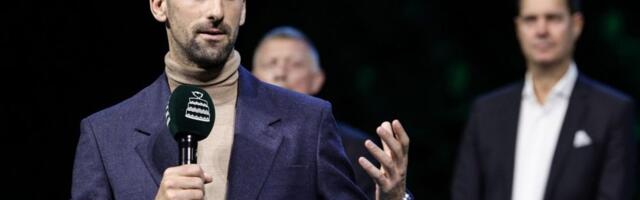 (FOTO) Novak Đoković dobio posebnu nagradu u Dubaiju