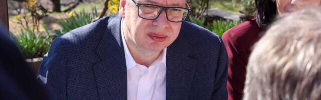 "OVO MI JE OD VUČKA, TO MORAM DA ČUVAM" Domaćica u Sevojnu oduševila predsednika pričom o unuku, otkrila šta je kupio od državne pomoći