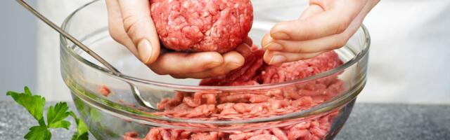 Dodajte OVAJ sastojak i ćufte vam se sigurno neće raspasti: Mleveno meso drži na okupu