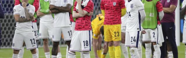 SKANDAL! UHAPŠEN REPREZENTATIVAC ENGLESKE! Navijač prišao i tražio sliku, fudbaler poludeo i napravio haos! Odveli ga sa lisicama na rukama