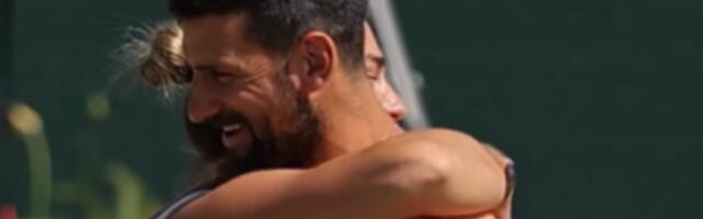 Đoković i Sabalenka ponovo priredili šou: Beloruskinja se poklonila Srbinu /VIDEO/