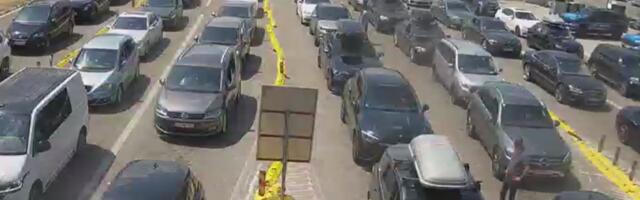 Pakao na putu za more! Potpuni kolaps na granicama, na Evzoniju se stoji satima, a pogledajte šta se dešava kod Dimitrovgrada! (FOTO)