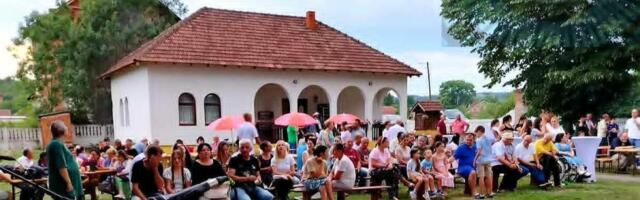 Okupljanje koje slavi kulturnu baštinu zavičaja