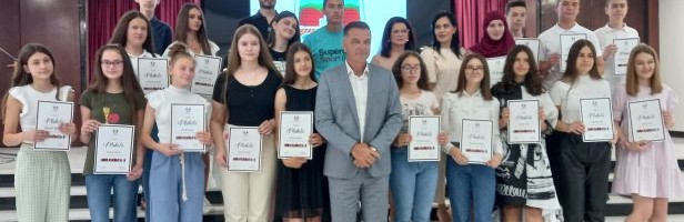 Nagrađeni đaci generacije