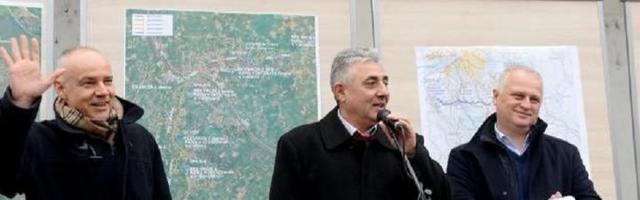 RAT U SNS Simonović: Udbaš Vesić gazi po leševima, sve je privatizovao