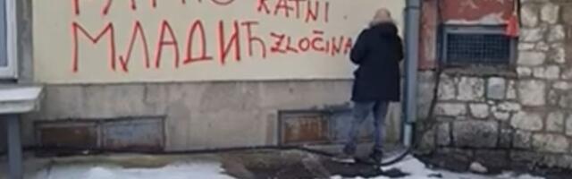 Bošnjak iz Pljevalja dopisao istinu na uvrjedljive grafite