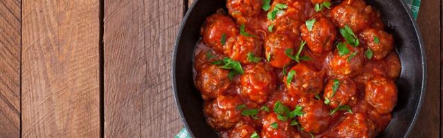 Najsočnije domaće ćufte u sosu – ručak koji mami i mirisom i ukusom