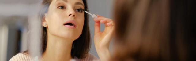 Najbolje maskare za žene u 50. godinama: Kako osvežiti pogled čak kada su kapci umorni i opušteni