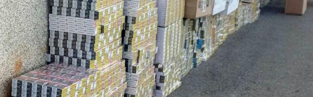 Pao švercer iz Tutina: Skriveni bunker u vozilu otkrio robu vrednu milione (FOTO)