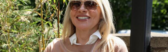 "Pomešana osećanja" Suzana Jovanović slavi rođenje unuke, a iz vile ne izlazi: Estrada se okupila na Bežaniji