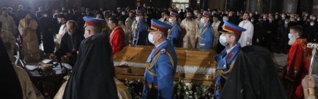 (VIDEO) VJEČNAJA PAMJAT! PATRIJARH SRPSKI GOSPODIN IRINEJ SAHRANJEN U KRIPTI HRAMA SVETOG SAVE!