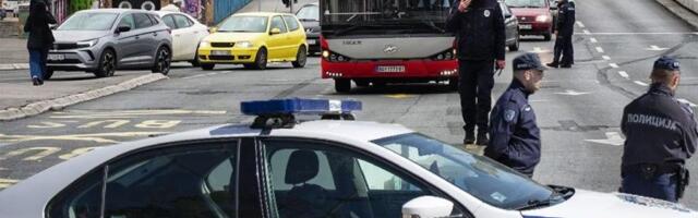LANČANI SUDAR NA BRANKOVOM MOSTU! Povređen muškarac (35), stvaraju se gužve!