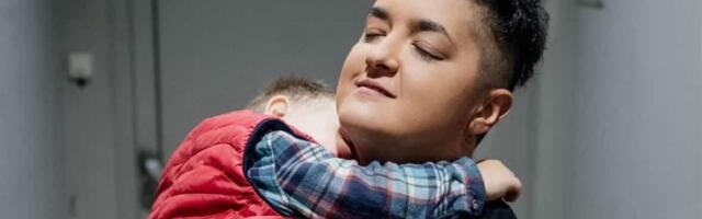 Pevačica sve ispričala - Evo ko je surogat majka Marijinog sina: "Visoko je obrazovana"