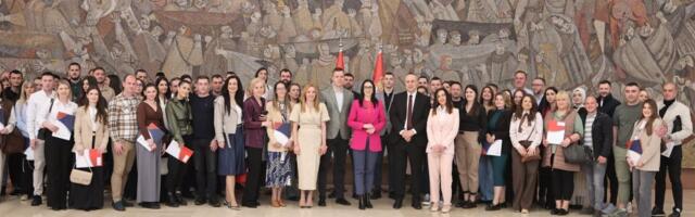 Krov nad glavom za 59 porodica: Država izdvojila oko milion evra (FOTO)