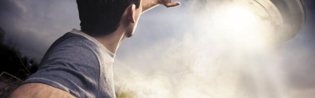 Objavljeni novi dosijei o NLO: Priče o neobjašnjivim zelenim kuglama, diskovima i vatrenim loptama...
