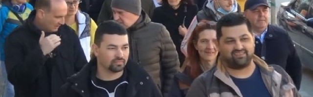 Protest ugostitelja, muzičara i turističkih radnika u Aranđelovcu
