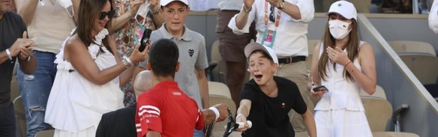NJEGOVE REČI SU NAJAVILE PREOKRET: Otkriveno šta je dečak Mateo dobacivao Đokoviću tokom meča finala RG!
