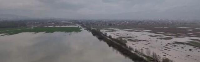 DRAMATIČNA SITUACIJA U BIH: Reke u porastu, podiže se stepen pripavnosti, ne rade škole (VIDEO)