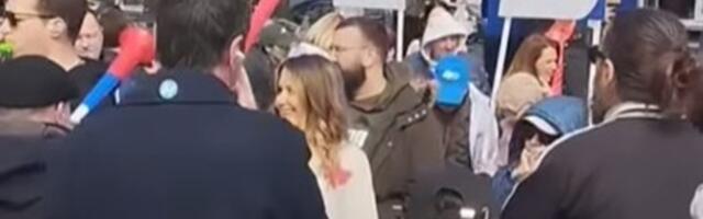 Novosađani obilazili štandove SNS i pravili buku (VIDEO)