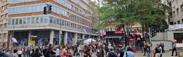 Deveti dan blokade ispred RTS: Od jutros mirno, ulice i dalje zatvorene za saobraćaj!