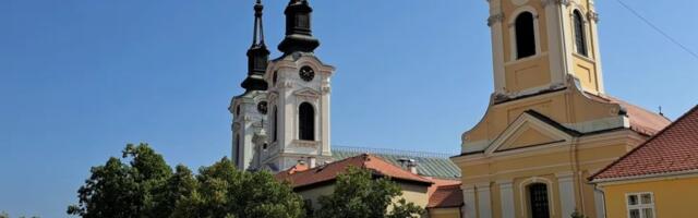 Sremski Karlovci šetaju za novinarku koja dobija pretnje i sugrađanina u pritvoru