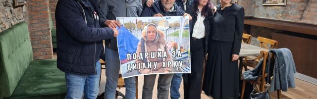 Podrška Dijani Hrki i iz Vranja posle predstave Raleta Milenkovića VIDEO