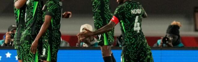 Фудбалери Нигерије савладали Уганду и са све три победе стигли до осмине финала АКН