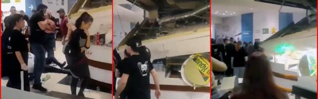 Jezive scene u tržnom centru: Konstrukcija se srušila usred restorana brze hrane! (VIDEO)