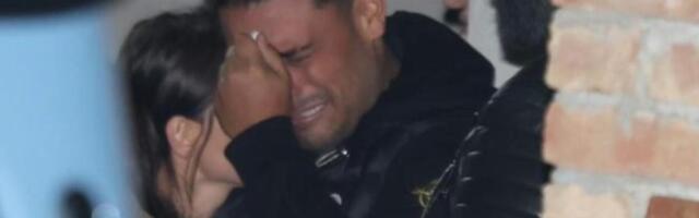 POTRESNE SCENE IZ BRESTAČA: Muk ispred porodične kuće Darka Lazića, bolne reči pevača jutro nakon tragedije